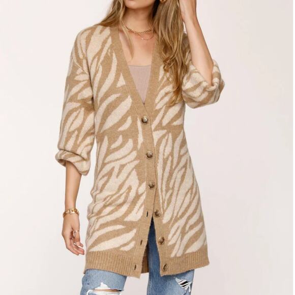 Heartloom Nola Longline Cardi in Sand - Picture 1 of 6